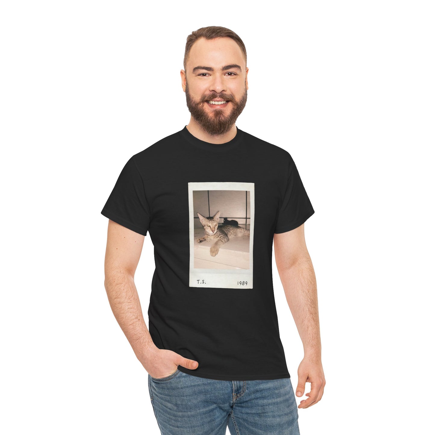 Retro Cat T-shirt | Vintage Pop Music Tee | Cat Lover Gift | Casual Aesthetic Apparel